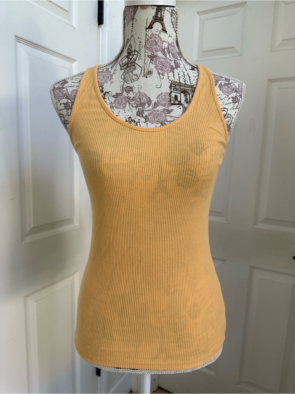 GAP Women’s Pumpkin Yellow Ribbed Scoop Neck Tank Top - Size XS